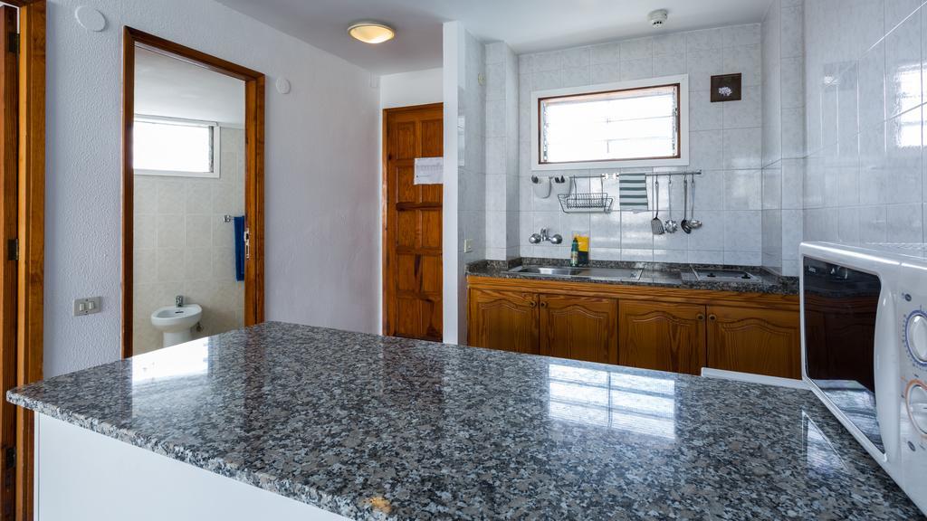 Tagoror Beach Apartments - Adults Only Playa del Inglés Rum bild